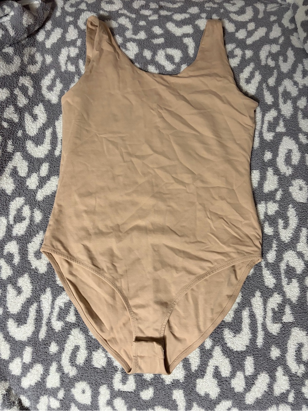 Pact scoop next tank bodysuits - 2 pack (White & Tan) - Picture 2 of 10